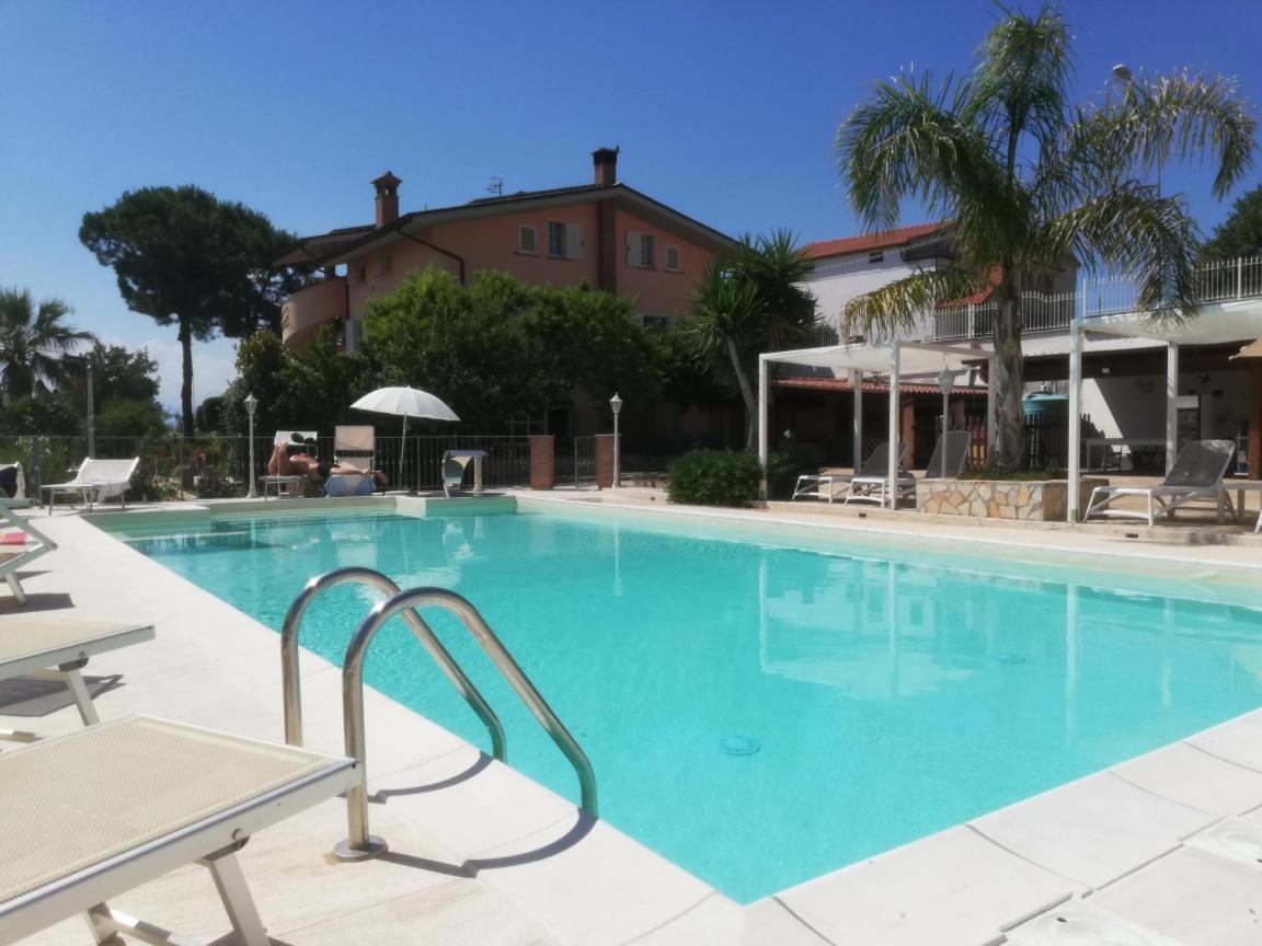 Anthos Casa Vacanze Sant'Omero Exterior photo